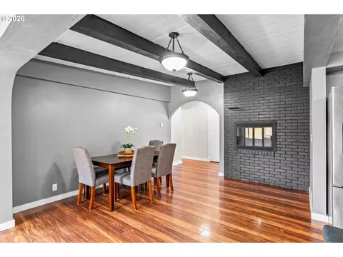 Dining - 4687 Leona Ct, Eugene, OR 97402 photo 2 of 2