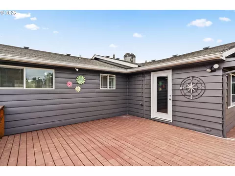 Exterior - 4687 Leona Ct, Eugene, OR 97402 photo 11 of 13