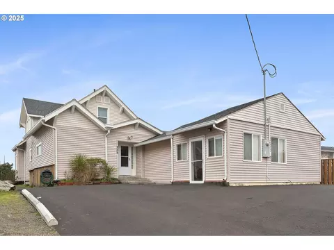 229 S Pacific St, Rockaway Beach, OR 97136