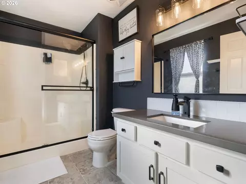 Bath - 39006 Haskins St, Sandy, OR 97055 photo 1 of 3