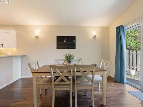 Dining - 39006 Haskins St, Sandy, OR 97055 photo 2 of 5