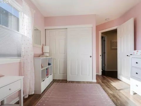 Bedroom - 39006 Haskins St, Sandy, OR 97055 photo 5 of 5