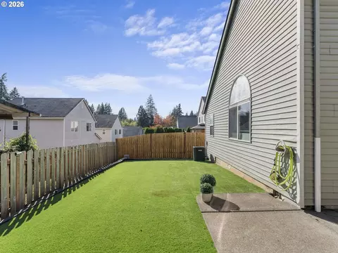Exterior - 39006 Haskins St, Sandy, OR 97055 photo 8 of 11
