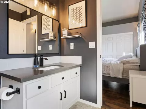 Bath - 39006 Haskins St, Sandy, OR 97055 photo 2 of 3