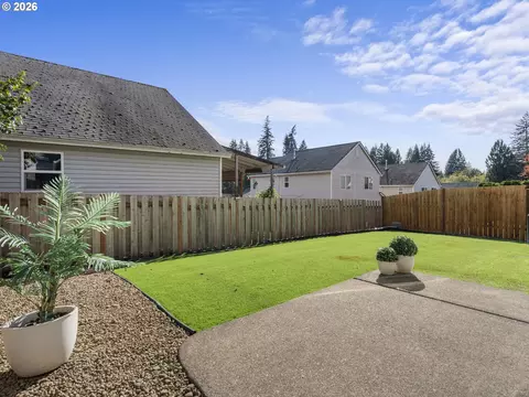Exterior - 39006 Haskins St, Sandy, OR 97055 photo 9 of 11
