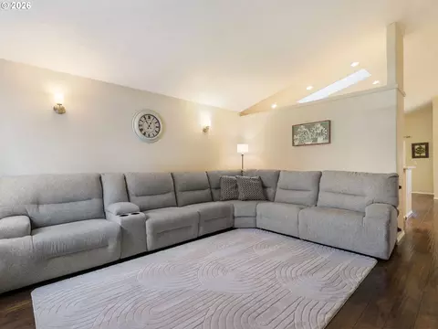 Living - 39006 Haskins St, Sandy, OR 97055 photo 1 of 2