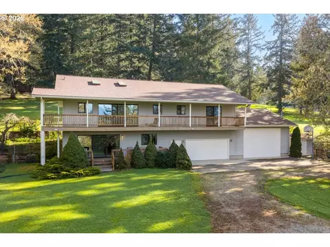 924 Lou Gray Dr, Myrtle Creek, OR 97457