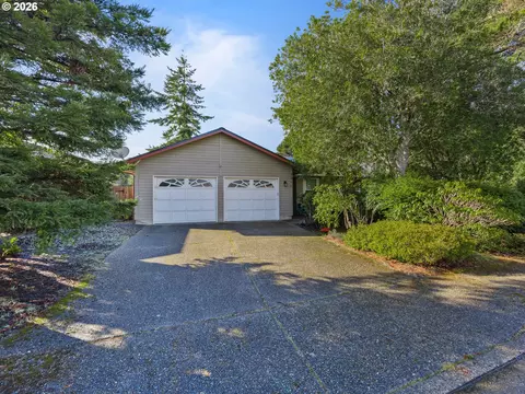 2066 40th St, Florence, OR 97439