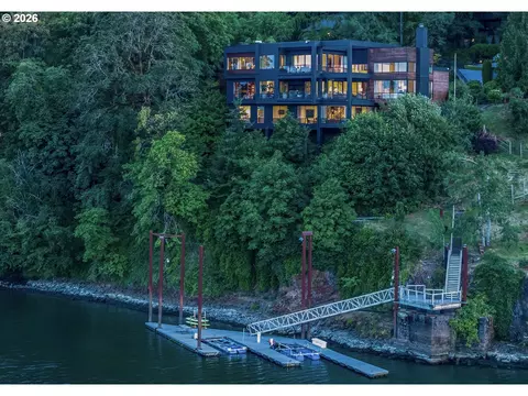 11000 S Riverwood Rd, Portland, OR 97219