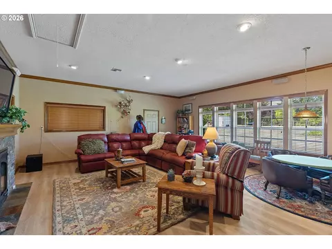 Living - 26993 S Kinzy Rd, Estacada, OR 97023 photo 4 of 5