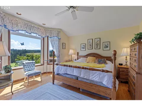 Bedroom - 26993 S Kinzy Rd, Estacada, OR 97023 photo 3 of 4