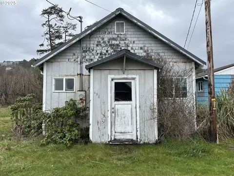 452 S Anchor St, Rockaway Beach, OR 97136