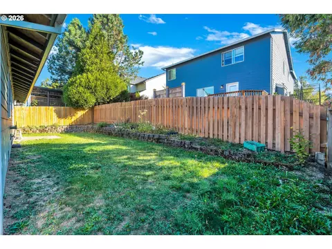 Exterior - 1558 SE Jasmine Way, Gresham, OR 97080 photo 7 of 9