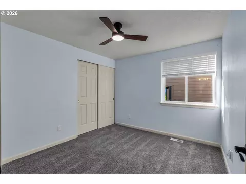Bedroom - 1558 SE Jasmine Way, Gresham, OR 97080 photo 3 of 7