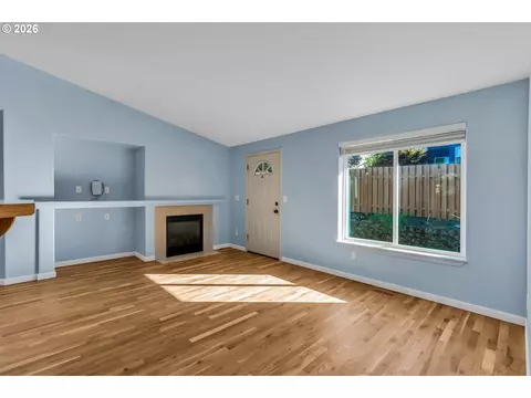 Living - 1558 SE Jasmine Way, Gresham, OR 97080 photo 8 of 9