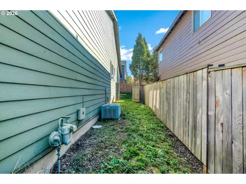 Exterior - 1558 SE Jasmine Way, Gresham, OR 97080 photo 9 of 9