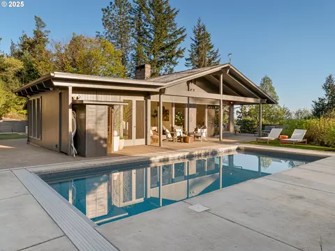 1550 SW Mitchell St, Portland, OR 97239
