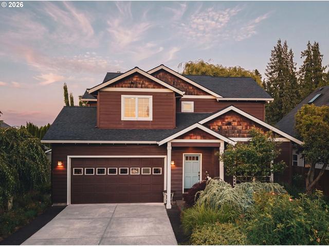 1745 Heritage Loop, Hood River, OR 97031