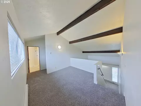 Living - 1711 Patterson St, Eugene, OR 97401 photo 1 of 2