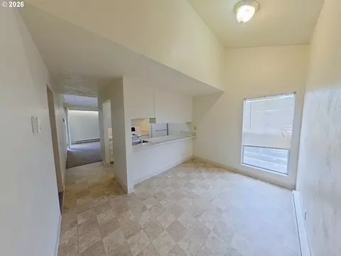 Dining - 1711 Patterson St, Eugene, OR 97401 photo 1 of 2