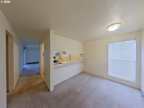 Dining - 1711 Patterson St, Eugene, OR 97401 photo 2 of 2