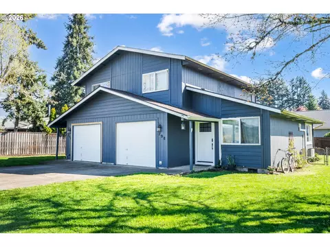 796 S R St, Cottage Grove, OR 97424