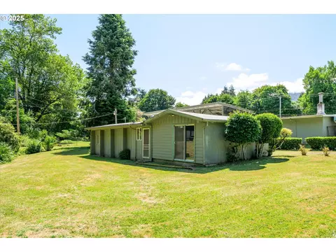 42789 Mckenzie Hwy, Leaburg, OR 97489