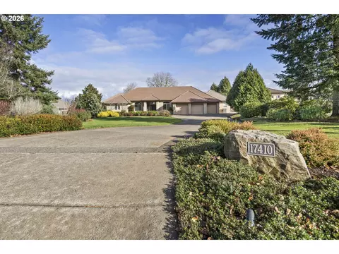 17410 NE Stoney Meadows Dr, Vancouver, WA 98682