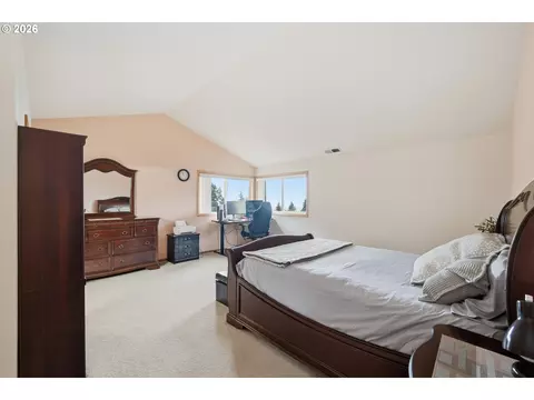 Bedroom - 3362 Bentley Ave, Eugene, OR 97405 photo 1 of 9