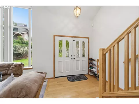 Entry Way - 3362 Bentley Ave, Eugene, OR 97405 photo 1 of 2