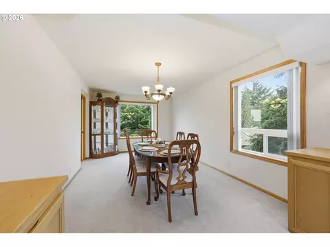 Dining - 3362 Bentley Ave, Eugene, OR 97405 photo 1 of 3