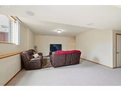 Living - 3362 Bentley Ave, Eugene, OR 97405 photo 6 of 6