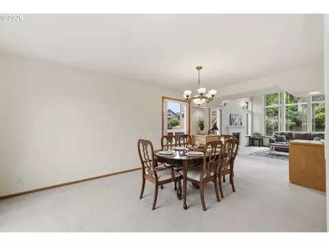 Dining - 3362 Bentley Ave, Eugene, OR 97405 photo 2 of 3