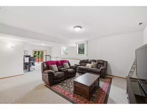 Living - 3362 Bentley Ave, Eugene, OR 97405 photo 5 of 6