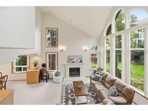 Living - 3362 Bentley Ave, Eugene, OR 97405 photo 4 of 6