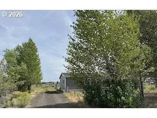 58282 Maple Circle Rd, Christmas Valley, OR 97641
