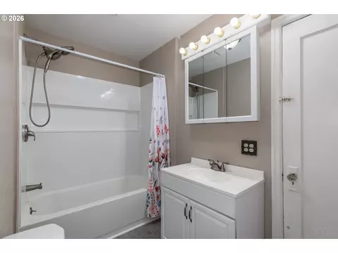 Bath - 420 E D St, Rainier, OR 97048 photo 1 of 1