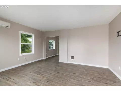 Living - 420 E D St, Rainier, OR 97048 photo 1 of 6