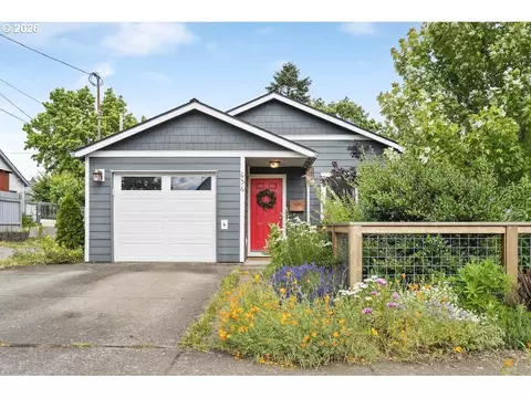 636 SE 84th Ave, Portland, OR 97216