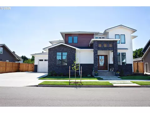 1580 John Day Dr, Eugene, OR 97408