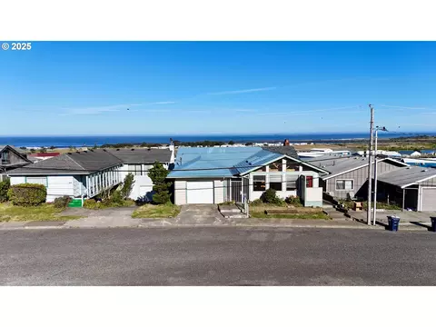 29832 Mary St, Gold Beach, OR 97444