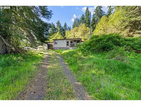 82820 Weiss Rd, Creswell, OR 97426