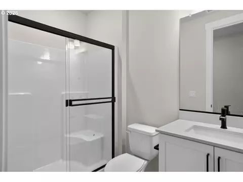 Bath - 3635 SW 37th St, Gresham, OR 97080 photo 3 of 4