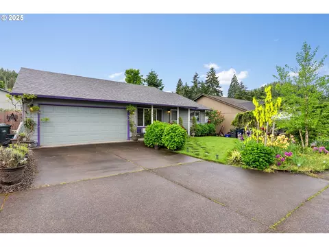 382 S 70th Pl, Springfield, OR 97478