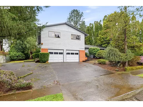 12360 SW Katherine St, Tigard, OR 97223