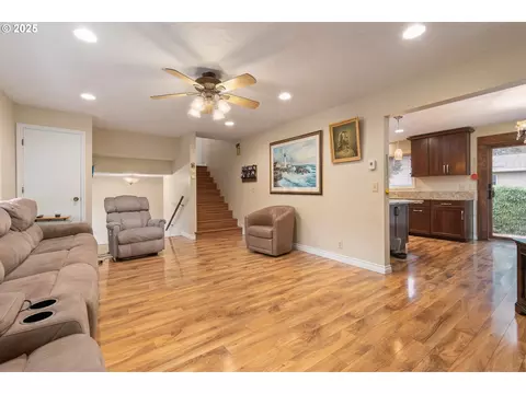 Living - 2746 Harlow Rd, Eugene, OR 97401 photo 2 of 4