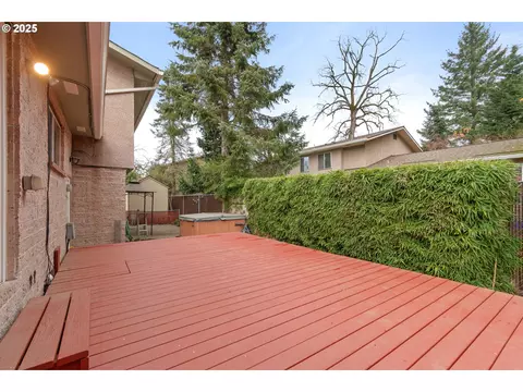 Exterior - 2746 Harlow Rd, Eugene, OR 97401 photo 2 of 2
