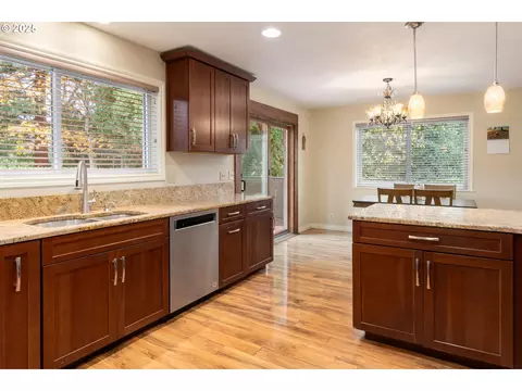 Kitchen - 2746 Harlow Rd, Eugene, OR 97401 photo 3 of 4
