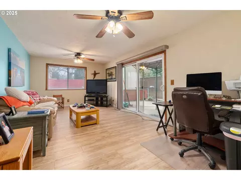 Living - 2746 Harlow Rd, Eugene, OR 97401 photo 4 of 4