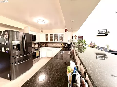 Kitchen - 1401 NE 267th Ave, Camas, WA 98607 photo 1 of 1